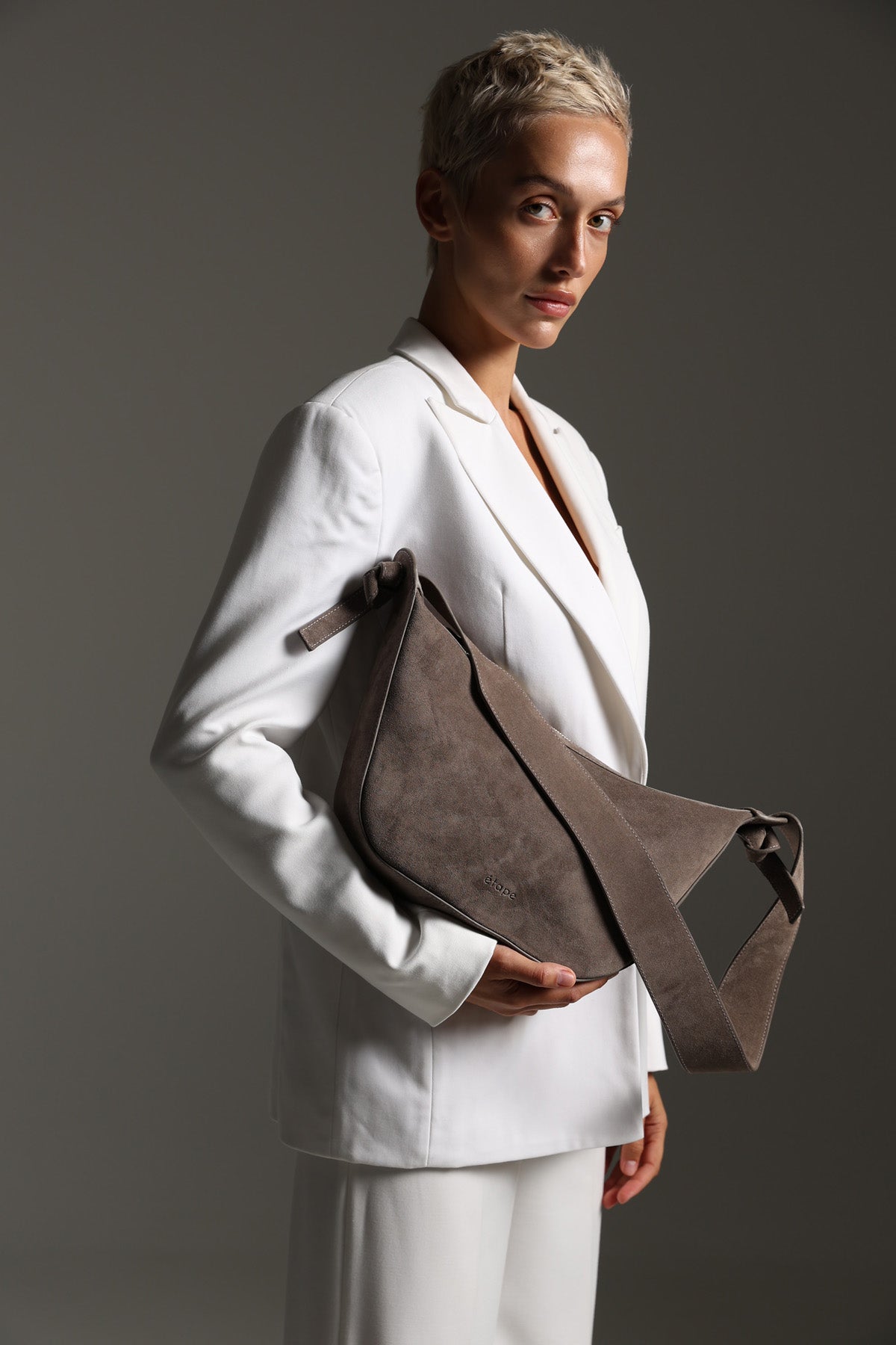 Geantă dama piele naturală de căprioară Etape Croissant Grande Truffle Suede