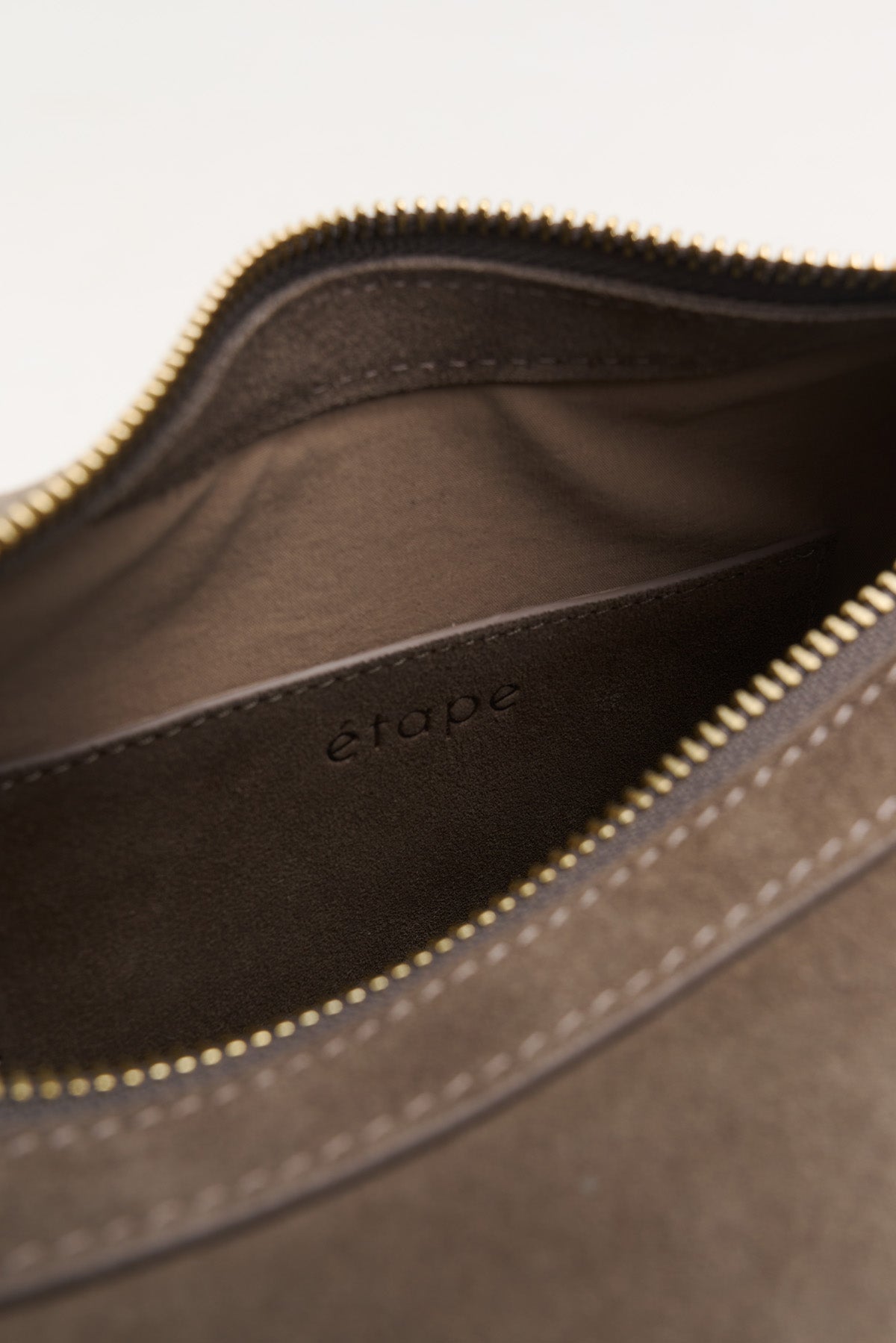Geantă dama piele naturală de căprioară Etape Moon Truffle Suede